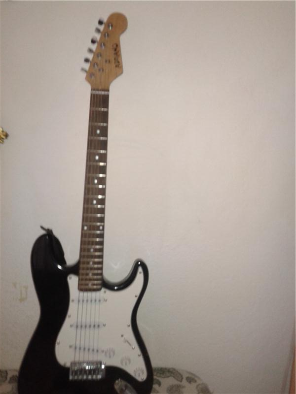 Elektro Gitar ve Amfi